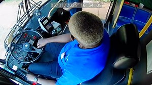CRAZY VIDEO: Longview bus driver attacked by man with knife; passenger steps in and saves him! | KSLA News 12