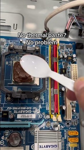 Using Nutella as thermal paste #shorts #computer #pcsettings #gamingcomputer #pc #gamingpc #cpu