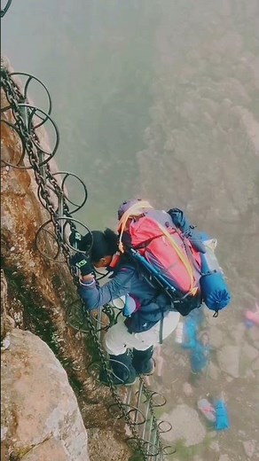 Tugela Falls chain ladder hike