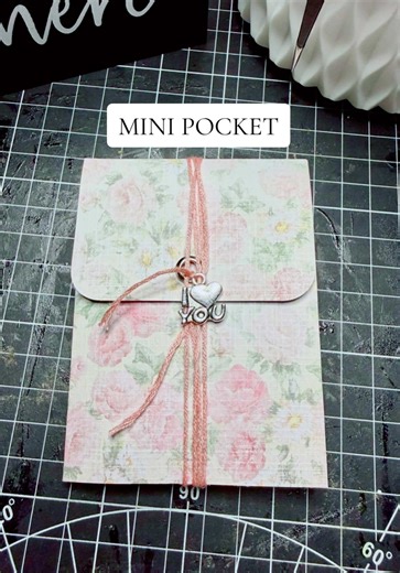 Sometimes in the process of recording we make blunders. I thought I hit record during the beginning fold/cut process, but I did not. Thankfully on this it is pretty self explanatory. This is a 6x6 sheet scored on one side at 3” then turn paper and score at 2”, proceed to cut out the top left hand box and use that as a pocket. Then the 6x6 is just to use as embellishments. Sometimes we just have to just work through mistakes and keep going. You got this! 🌷🙌🏼 #journalcommunity #craftideas #mini