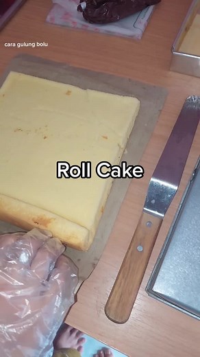 Bolu Gulung Tutorial: How to Roll Cake Perfectly