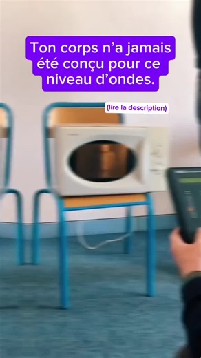 Ton corps vit dans un environnement artificiel permanent. Wi-Fi. Téléphones portables. Bluetooth. Objets connectés. Antennes. Écrans partout. Nous sommes la première génération à vivre 24h/24 dans un bain d’ondes électromagnétiques. 👉 Le problème, ce n’est pas “les ondes” en soi, car il y en a de bénéfiques. 👉 Le problème, c’est l’exposition continue, sans pause, sans recul à des ondes nocives. Le corps humain n’a jamais évolué pour ça. Résultat, chez beaucoup de personnes : – fatigue inexpliq