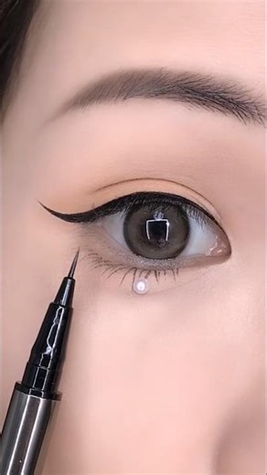 Easy Eyeliner Pencil Tutorial | Perfect Sharp Eyeliner for Beginners#eyeliner #eyemakeup #mekupshort