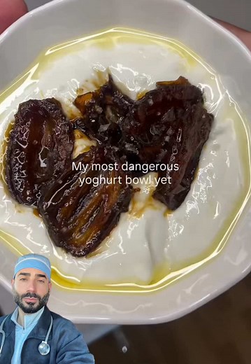 Caramelized Dates with Cinnamon Greek Yogurt Credit zero guilt by hela Ingredients: ✔️ ¾–1 cup Greek yogurt ✔️ 3–4 soft dates, sliced ✔️ ½–1 teaspoon cinnamon ✔️ 1 teaspoon honey or olive oil for caramelizing ✔️ ½ teaspoon olive oil for drizzling on top ✔️ Extra cinnamon on top ✔️ Optional: flaky sea salt How to make it: 1. Slice your dates into small pieces. 2. Add honey or olive oil to a small pan. 3. Warm the pan over low to medium heat. 4. Add the sliced dates. 5. Stir gently for a few minut