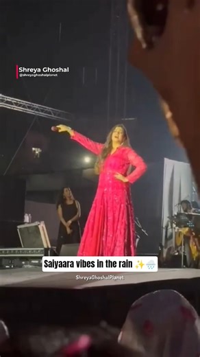 Shreya Ghoshal singing Saiyaara live | IG Park, Itanagar | Live Concert in Rain #shreyaghoshal