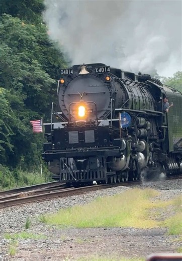 Big Boy 4014 Steam Train Surprise: Westbound Sighting