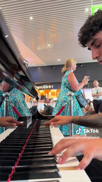 Emotional Piano Performance at the Airport