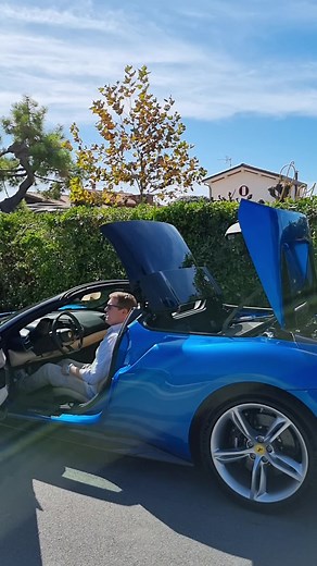 Exploring the Roof Mechanism of the Ferrari 296 GTS