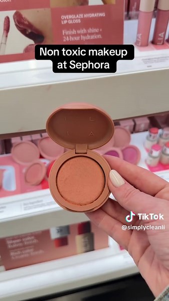 The Sephora sale is here! I love a good sale as it’s the perfect time to either stock up on your favorites or try out some new products and switch over to non toxic makeup. My standard is a bit higher than the Sephora’s “clean” label but I have gone through almost every Sephora products and found 150  fully clean products that are all on sale. All linked on my shop my. Or comment below and I’ll send you the full list! If you have any questions or need any product recs let me know! #nontoxic #low