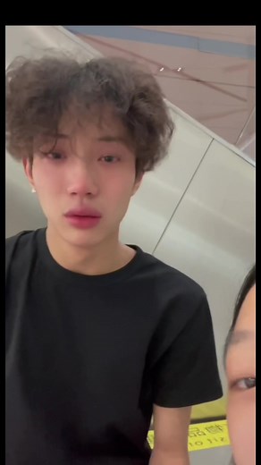 Boyfriend Crying After Argument: Heartbreaking Douyin Moments