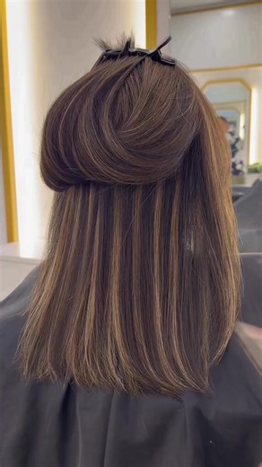 Proper Sectioning Techniques for Hair Highlights