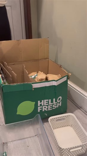 Jess & Ayla on Instagram: "Back with another HelloFresh unboxing! 🥳 This week’s menu: ✨ Fuss Free Cheesy Pesto Traybake 🥔 Cumberland Sausage & Mash 🍗 Cheats Sunday Roast Traybake 🍜 Easy Hoisin Chicken Noodles 🍛 15-Min Thai Green Style Chicken Curry One thing I love about the HelloFresh app it’s got super handy tabs to help you find meals that suit your needs, whether you want veggie, family-friendly, or high-protein options. Makes picking the right meal so much easier! 🙌 @hellofreshuk @wea