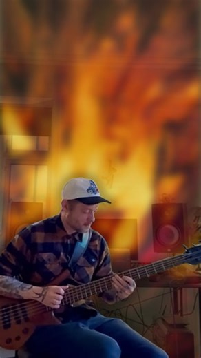 Groove session, Warwick style 🎸🔥 Our fellow Warwick player @‌thuebass lays it down on his Warwick Thumb Bass—mixing hammer-plucks, a touch of slap, and muted fingerstyle into one fluid groove. Inspired by John Entwistle and Ryan Martinie, but played his own way of course 😉 And the pocket? That’s his son on drums 🥁❤️ Pure feel. Pure family groove. #WarwickBass #TheSoundOfWood #ThumbBass #BassGroove #BassSolo #SlapBass #BassLove #BassPlayerUnited @topfans | Warwick Basses