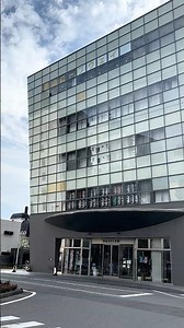 阿波おどり会館 阿波おどりホールで1年を通じて阿波踊りの実演が行われる。昼間は阿波おどり会館専属連により1日4回40分の実演が行われる。 徳島県徳島市新町橋２丁目２０ #徳島 #阿波おどり #眉山