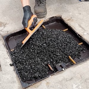 Il s'avère que l'asphalte n'est pas si difficile que ça ! Réparation d'un nid-de-poule à partir de zéro 🛣️✨ | BRICO ADOS