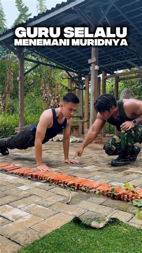 ALL IN Official on Instagram: "SATU MIMPI. SATU PROSES. DIULANG SETIAP HARI. Dari running, pull up, push up, sampai shuttle run. Nggak ada yang instan. Yang ada cuma latihan, koreksi, dan disiplin. Roffi bukan sekadar ikut tren. Dia latihan karena tahu apa yang ingin dia kejar , lolos tes dan layak jadi abdi negara 🇮🇩 Didampingi Bang Chris, setiap sesi dijalani satu per satu. Pelan, capek, tapi konsisten. #SatpamViral #PerjuanganRoffi #LatihanTNI #LatihanPolri #AbdiNegara"