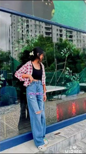 Simple Yet Stylish: Easy Pose Ideas You’ll Love”#easyposes #poseideas #photoposes #styleinspo