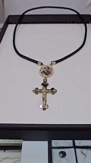 🍀Ogrlica i kombinaciji zlata I koze 🍀 Materijal: Zlato 585/1000 Težina: 22 Cijena: Na upit | Zlatara Kostić