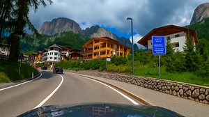 Passo Gardena, Dolomites Italy – Breathtaking Alpine Drive in 4K