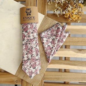 Dusty Pink Floral Tie and Pocket Square Set: Wedding Groomsmen Necktie - Etsy