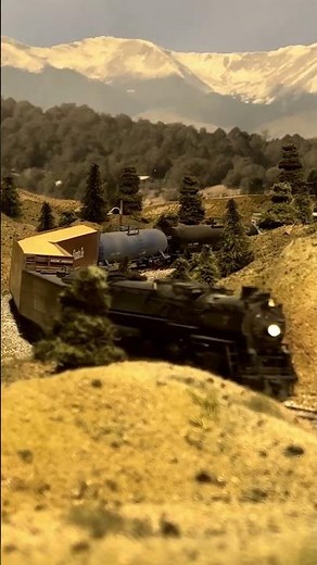 AT&SF 3751 PULLING MODERN FREIGHT?! A CLASH OF ERAS ON RATON PASS!