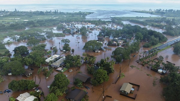 Dangerous flooding on Hawaii's Oahu island prompts evacuations