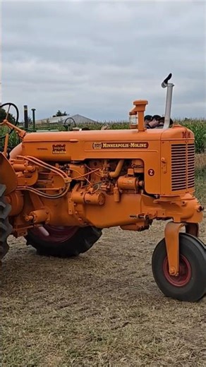 Minneapolis Moline model Z tractor pulling a haywagon at the Yesteryear Farm Show 2025