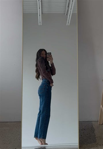 have to protect my territory…. #couplesphotoshoots #thirdwheeling #thirdwheel #fyp #bestfriends @adde mae