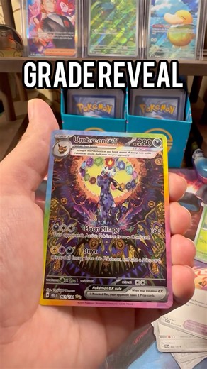 Grade Reveal - SIR Umbreon Ex from Prismatic Evolutions and the Hunteon Series! Is it a 10?!?