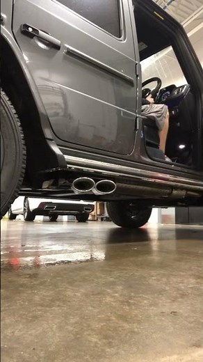 Mercedes Benz G63 AMG startup and rev