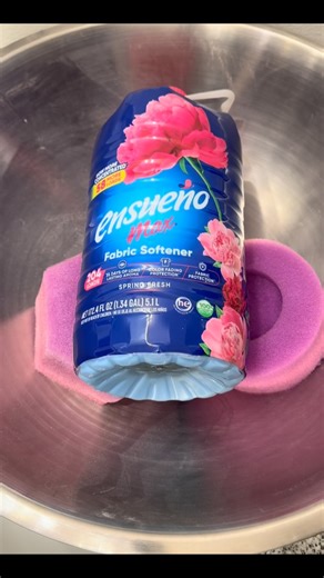 🎀PrettyLittleSqueezer🫧 on Instagram: "I love fabric Softner so bad 😮‍💨#asmrsounds #fyp #asmr #asmrcommunity"