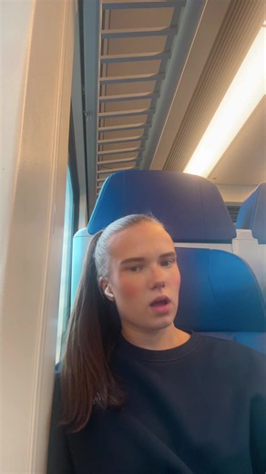 Omw utrecht @𝓋𝑒𝓇𝑜𝓃𝒾𝓆𝓊𝑒❥ #nix18 #fyp #fy #uptempo
