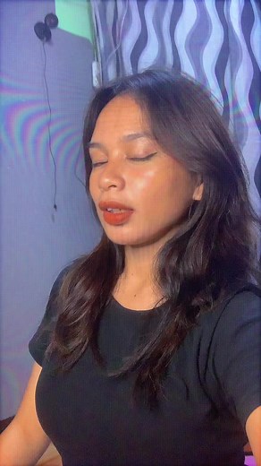 Exploring Unique Indoor Backdrops for Videos