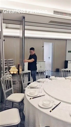 Superior Customized Soundproof Movable Partition Modern for Office Banquet Hall Hospital Floor Rails Included for Conference