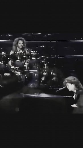 Live Concert Performance of Richard Marx and Band