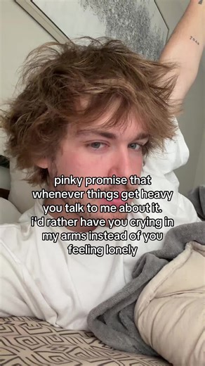 imcxlebb (@imcxlebb)’s video of pinky promise