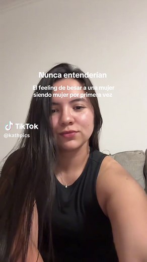 El primer beso entre mujeres: una experiencia única