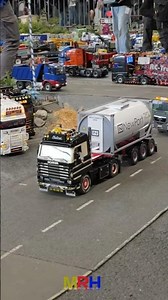 2 RC Trucks#friedrichshafen #messe #mrh #rcmodellbau #rctrucks #rcscale #rctrucks #tamiya