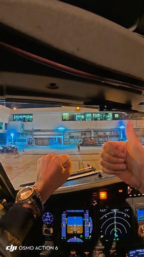 Flick on Instagram: "Always my favourite part of the whole flight! (especially after a long day) ✈️✈️✈️ @djiglobal @dji_thailand @osmo_global . . . ——————————————————————— #aviationlovers #worldaviation #aviationdaily #aviationphotography #pilotsofinstagram #instagramaviation #pilots #instapilot #aviationphotos #aviationlife #piloteyes #LionAir #lionaircrew #planestagram #instaaviation #avgeek #aviationpic #airplane_lovers #instaplanelovers #flyinglife #flightdeckview #boeing #cockpits #airliner