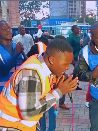 Nairobi Street Worship Moments: Uplifting Gospel Vibes