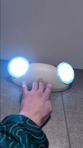Testing a Hubbell CU2 emergency light