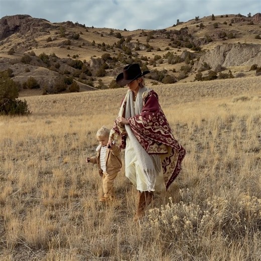 HUNTER PREMO on Instagram: "File under: days I’ll never forget. Driving through Yellowstone National Park and spotting elk, bison, pronghorn, big horn sheep, coyotes, a mama moose and her calf, and a pack of wolves (!!!) with my parents and my little family was really something special. 🏔️🦬"