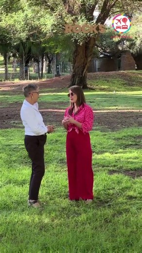 Carli Abrantes connects with Maxie Compion while Annemarie du Toit explores the guest experience