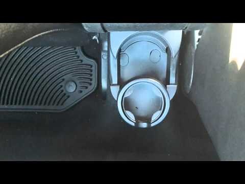 2006 New Beetle center console How To (Part 2)