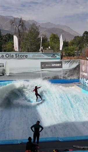 Pro flowboarders Ola Santiago Mall Sport Santiago FlowRider Flowboarding Championship Contest 2024