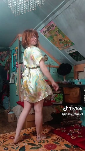 dress try on sesh. #vintage #thrifted #redhead #fitcheck