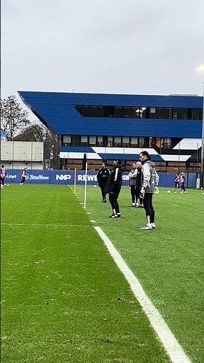 EIN BISSCHEN SPASS MUSS SEIN! 😅 Die erste Einheit von Steffen Baumgart! 🔷 #nurderhsv #shorts #goal
