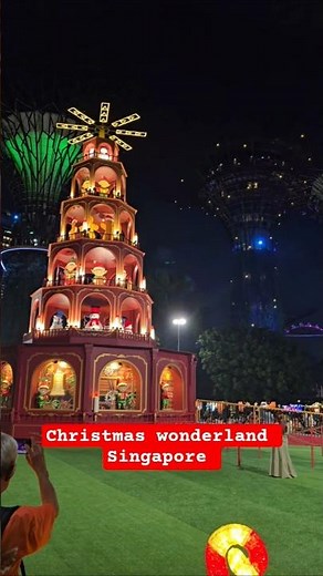 Flying Santa, Spalliera Lights & Blizzard Time! | Christmas Wonderland SG 2025
