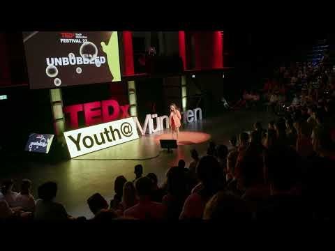Die Marginalisierung von Frauen mit Migrationshintergrund | Parshad Esmaeili | TEDxYouth@München