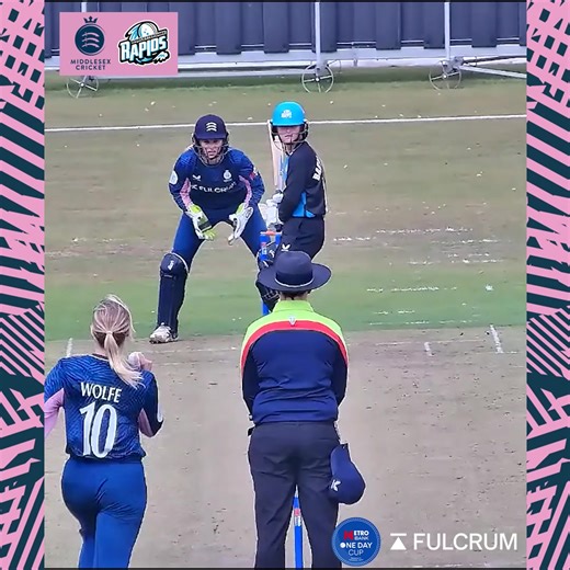 ☝️ | KATIE HAS ANOTHER Caitlin Barker-Smith is bowled for 4 as Katie Wolfe picks up her third wicket of the day! WOR 156/7 (41.4) WATCH LIVE ➡ bit.ly/MIDDXWVWORCSW | #OneMiddlesex | Middlesex Cricket